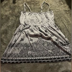 Gray flowy mix and co shirt